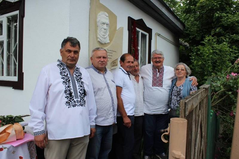 У рідному Іванові відкрили  меморіальну дошку Олега Чорногуза