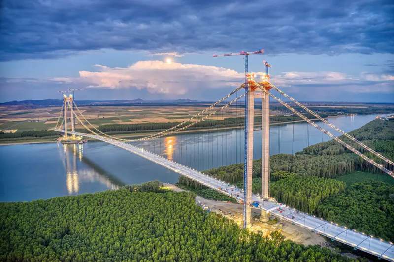 Найдовший міст над Дунаєм – третій за величиною в Європі