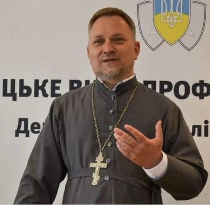 Отець В’ячеслав провів духовну бесіду з курсантами училища поліції
