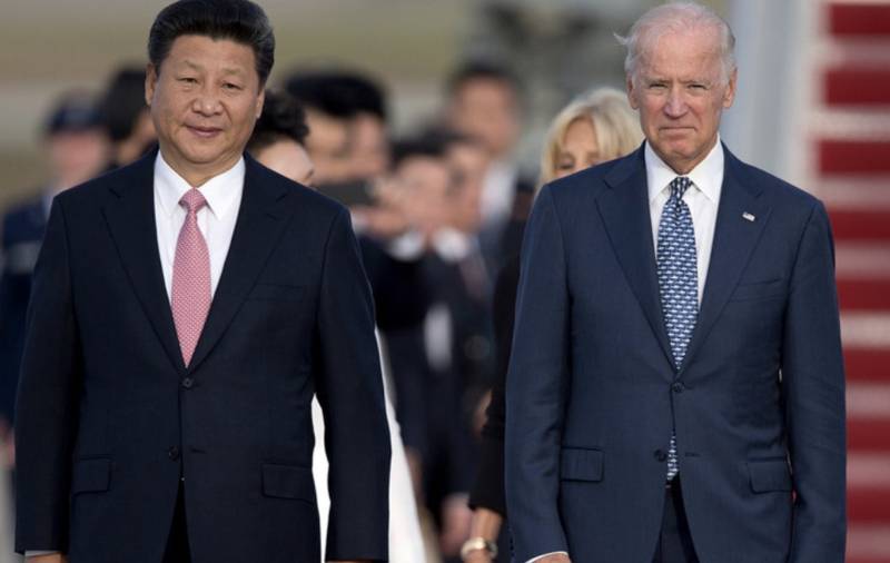 Байден порадив Китаю бути “обережними” з росією, щоб не позбутися західних інвестицій — CNN.
