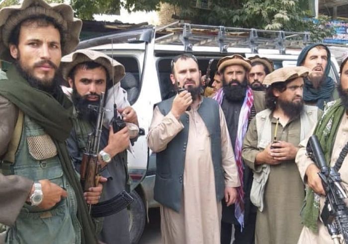 Представники руху «Талібан» в Афганістані конфіскували та спалили музичні інструменти у провінції Герат на заході країни
