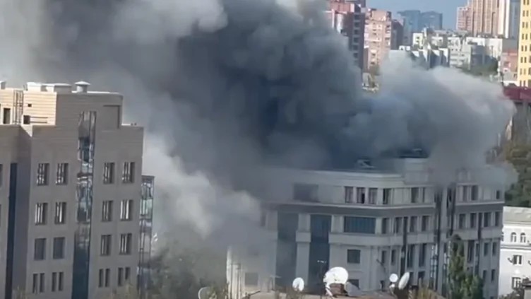 У Донецьку пролунав сильний вибух: прилетіло по адміністрації пушиліна