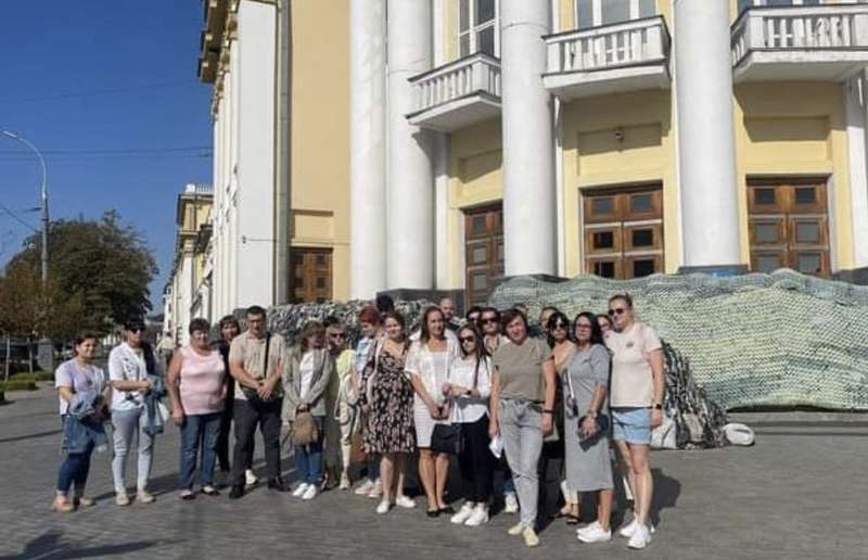 Колектив Центру інфекційних хвороб вже другий день протестує під стінами Вінницької обласної ради