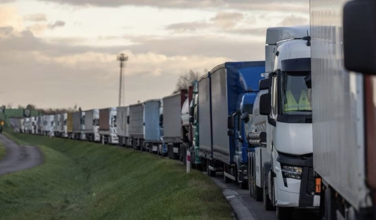 Україна готує евакуацію водіїв із заблокованих пунктів пропуску на польському кордоні