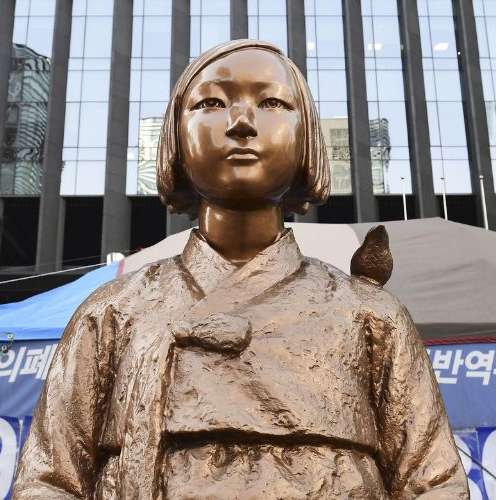 Японія має виплатити 16-ом «жінкам для втіхи» з Південної Кореї компенсацію у розмірі $154 тис. кожній