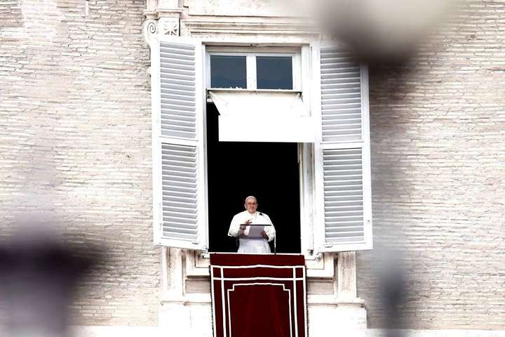 Папа Римський запросив групу трансгендерних жінок-повій на обід до Ватикану