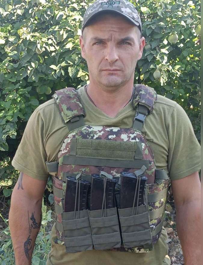 Артема Маслюка з Вінниччини, військового медика відзначили Почесним нагрудним знаком «Золотий хрест»