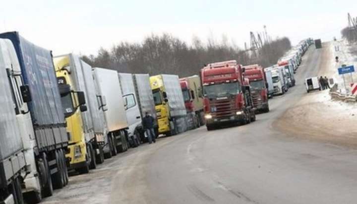 Внаслідок транспортної блокади український експорт впав на дві третини