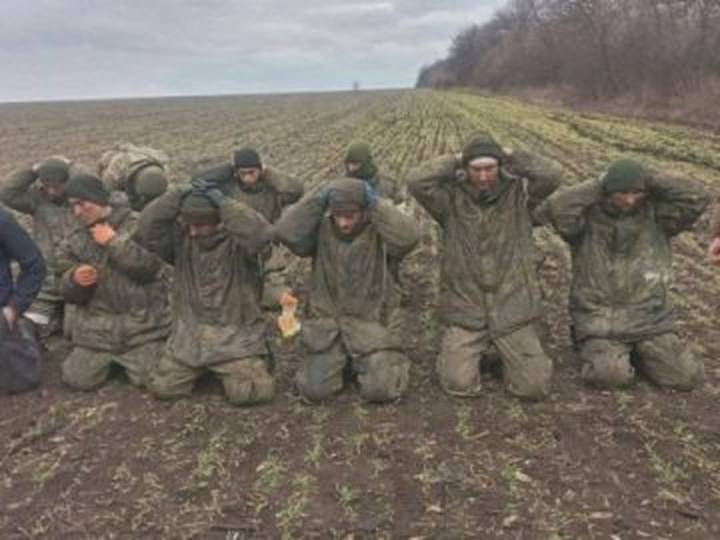 В Україні у полон почали здаватися цілі групи російських військових, причина — нелюдське ставлення до них з боку командування