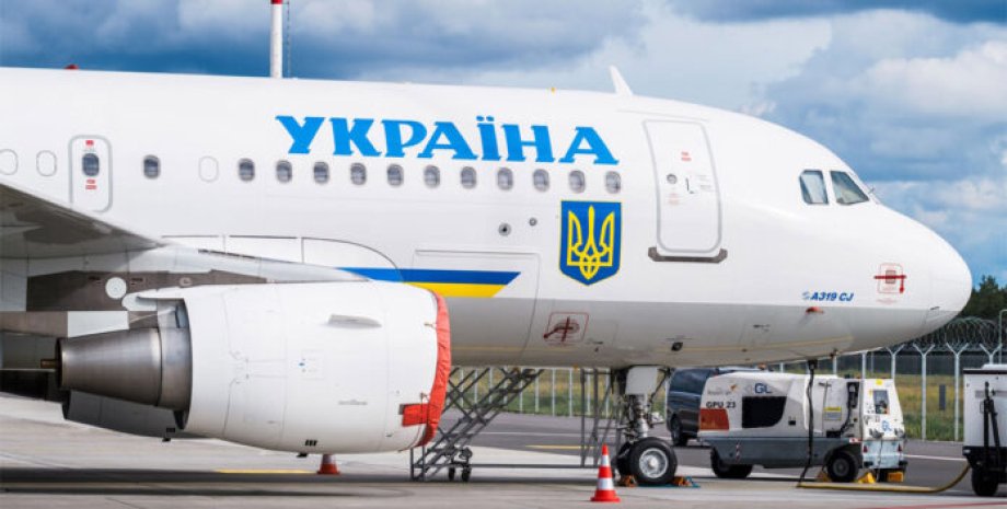 Авіасполучення в Україні, швидше за все, відкриють у 2024, – Данілов