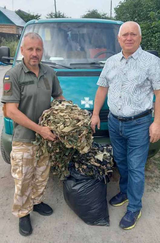 Понад 3000 маскувальних сіток відправили на фронт волонтери з Козятинщини