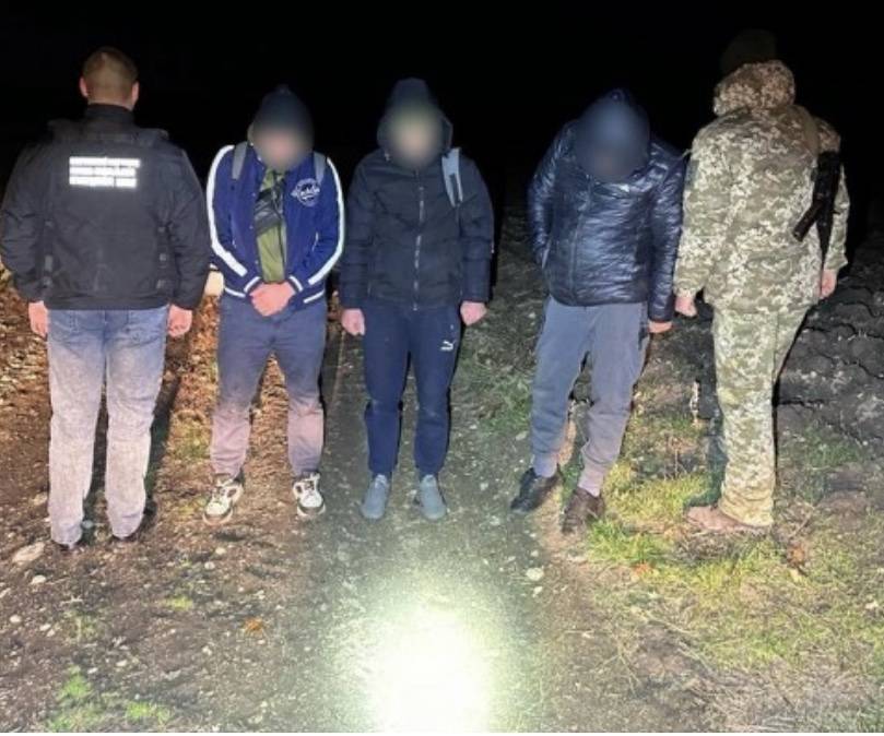 Трьох чоловіків, які намагалися перетнути кордон, затримали на Вінниччині