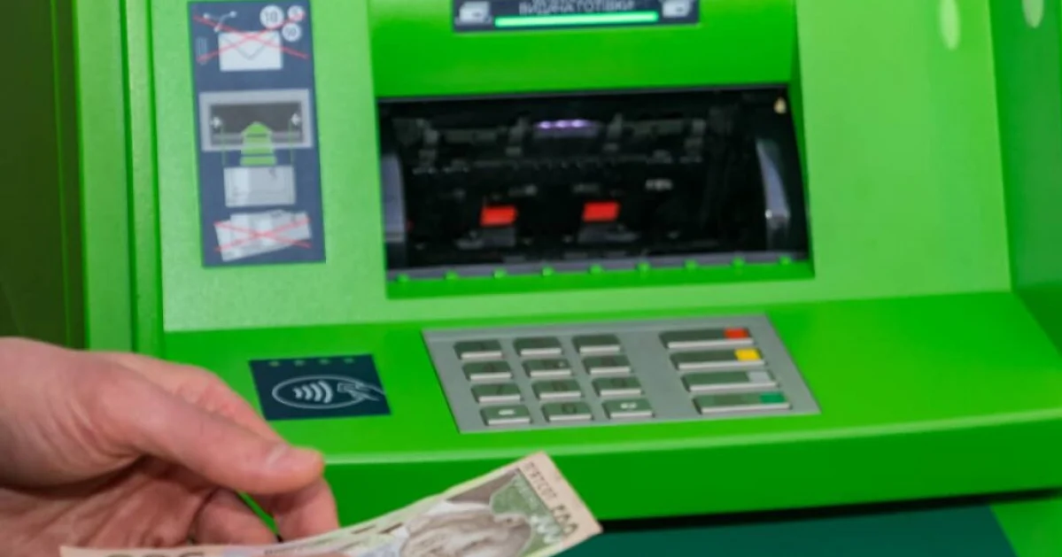 Українці масово забирають гроші з банків: реакція на блокування рахунків ухилянтів?