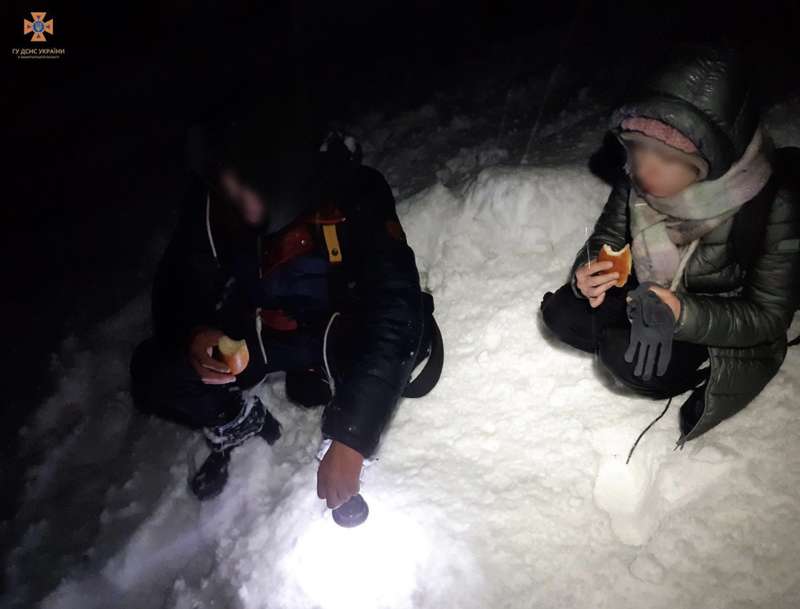 У Карпатах ледь не замерзли двоє заблукалих туристів з Вінниці