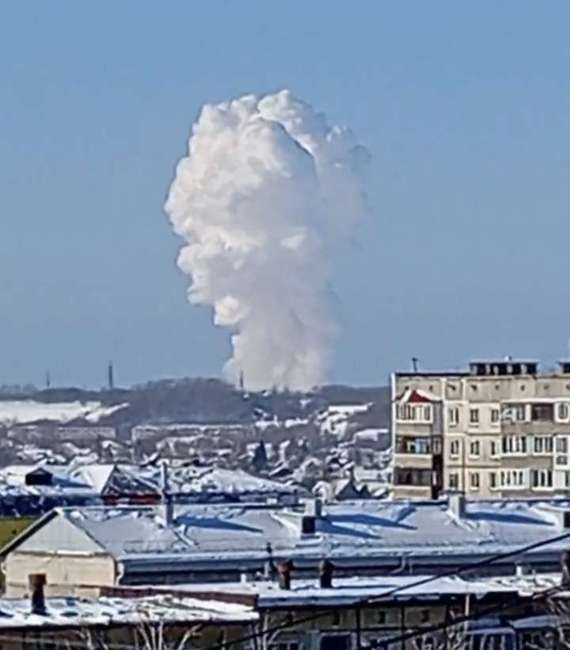 На алтайському оборонному підприємстві РФ вибух і густий дим: влада каже про “хлопок”
