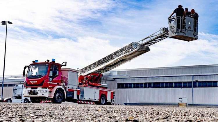 Чиновники украли сотні млн грн на закупівлі пожежних автодрабин