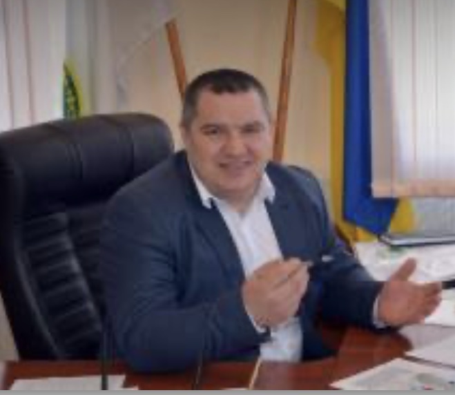 Сесія Тульчина не поновила на посаді секретаря В.Чубу та його дружину