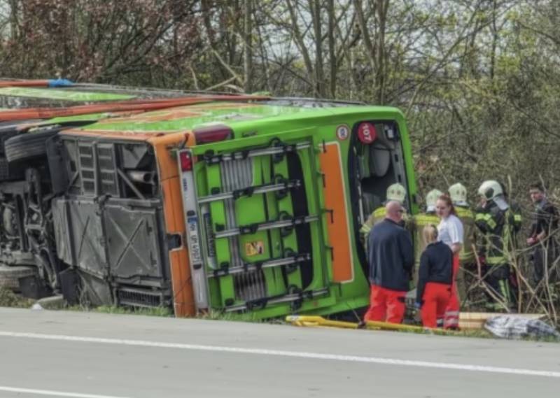 У аварії автобуса Flixbus у Німеччині постраждали дві українки – МЗС