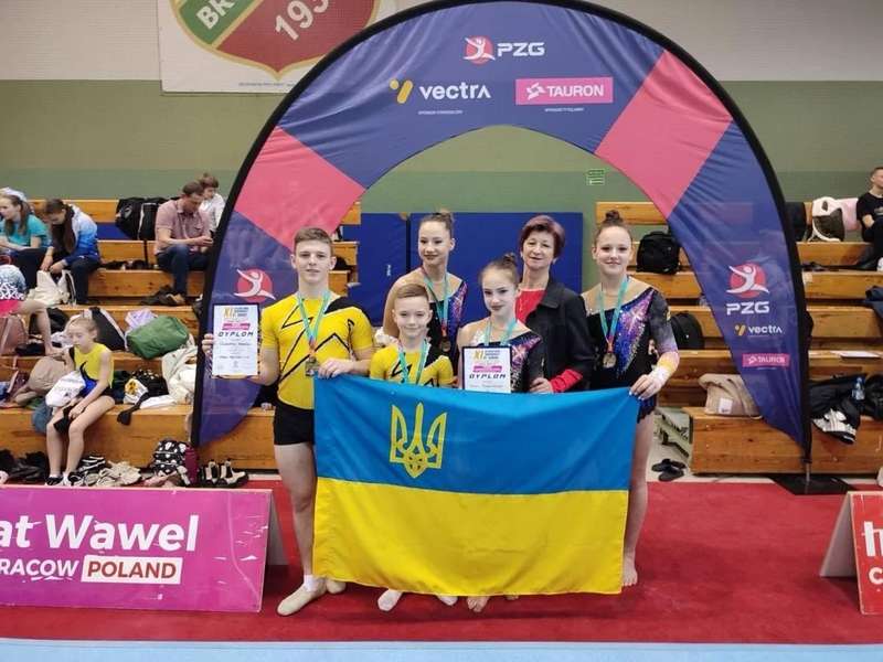 На Міжнародному турнірі з акробатики у Кракові відзначились вінничани