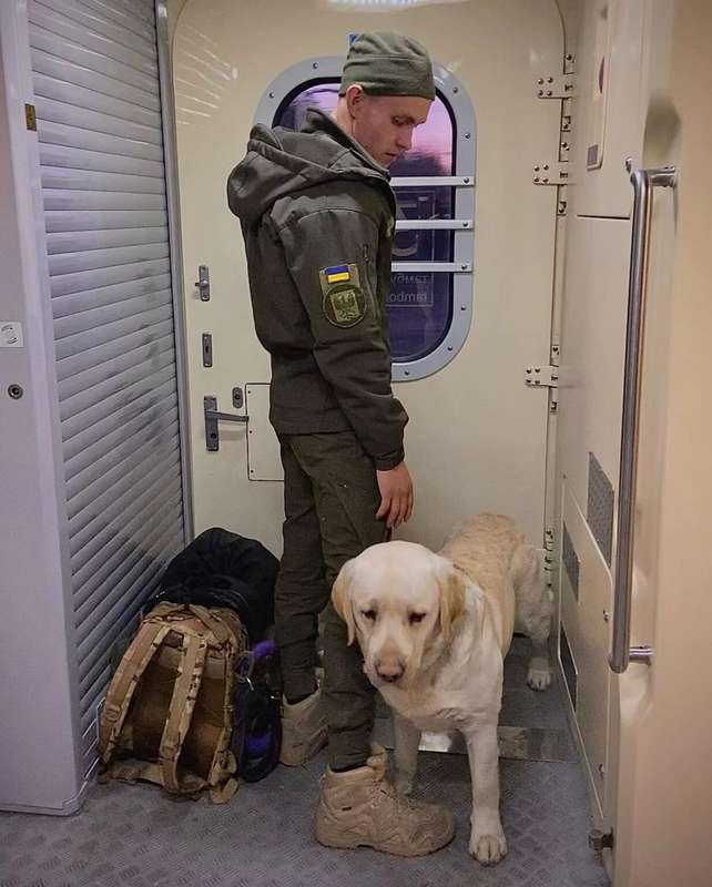 Військового із собакою не пустили у вагон потяга