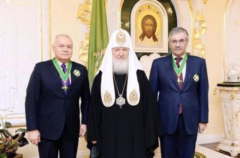 РПЦ нагородила за “об’єктивність” пропагандиста Кисельова