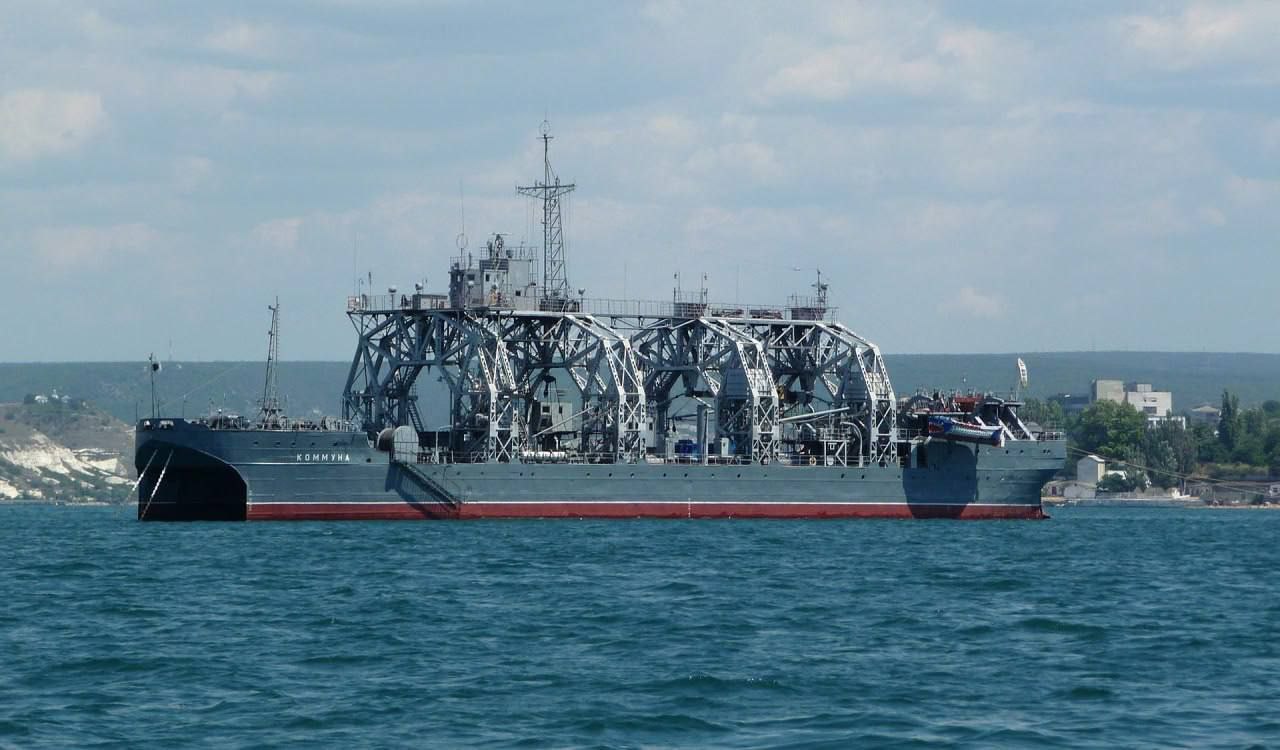 Уразили рятувальне судно «Комуна» в Криму, — місцеві тг-канали