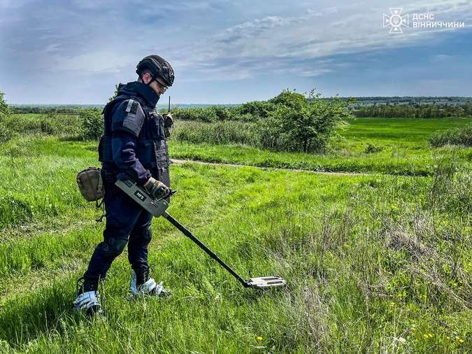 Вінницькі рятувальники розміновують  Південь України