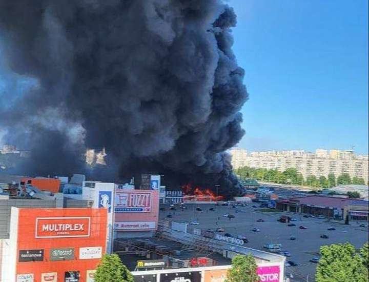 Зросла кількість жертв удару РФ по “Епіцентру” в Харкові: в лікарні помер поранений