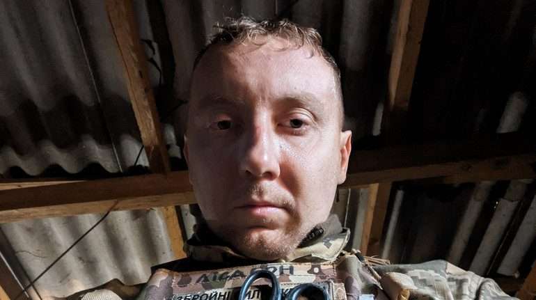 Зараз у лікарні з контузією: відомий письменник отримав поранення на фронті