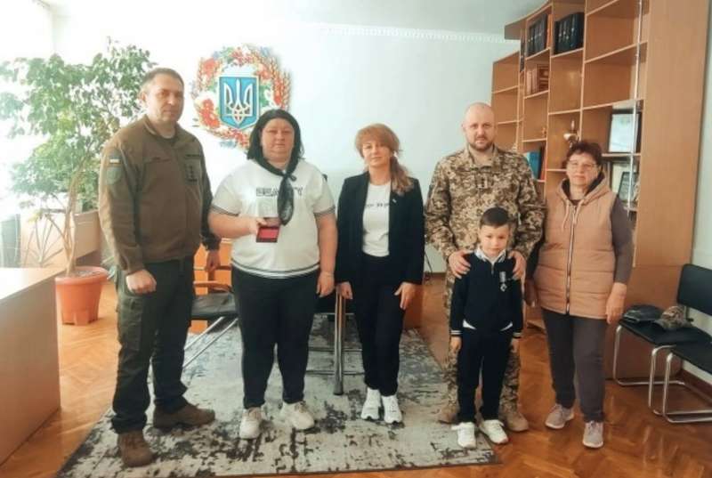 Орден «За мужність» вручили родині полеглого прикордонника на Вінниччині