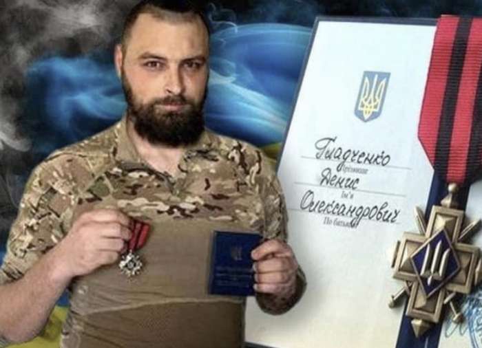 Нагороду «Золотий хрест» отримав доброволець Денис Гладченко з Вінницького району