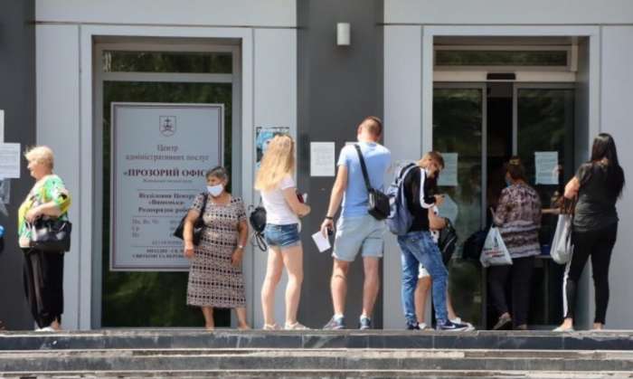 У «Прозорих офісах» Вінниці розпочали приймати військовозобов’язаних для оновлення даних