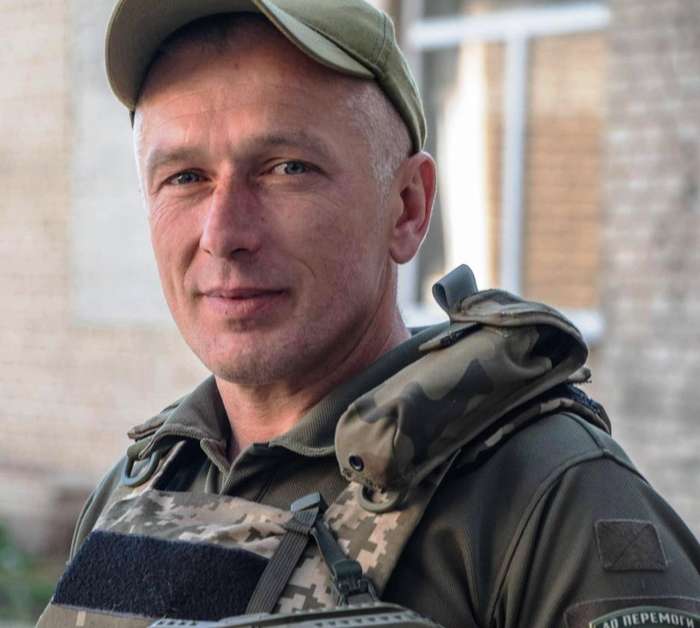 Молодший лейтенант Олександр Пилипчак отримав грошовий сертифікат з рук Головнокомандувача ЗСУ Олександра Сирського