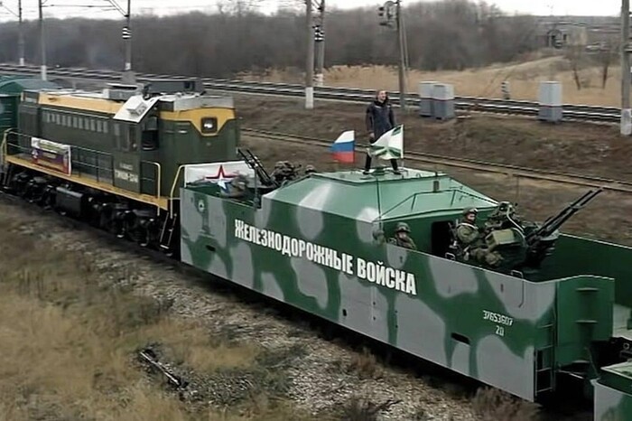 Окупанти будують залізницю через захоплені території до Криму