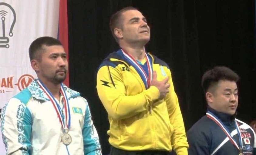 «Золото» та «срібло» вибороли вінницькі спортсмени на чемпіонаті з жиму лежачи у США