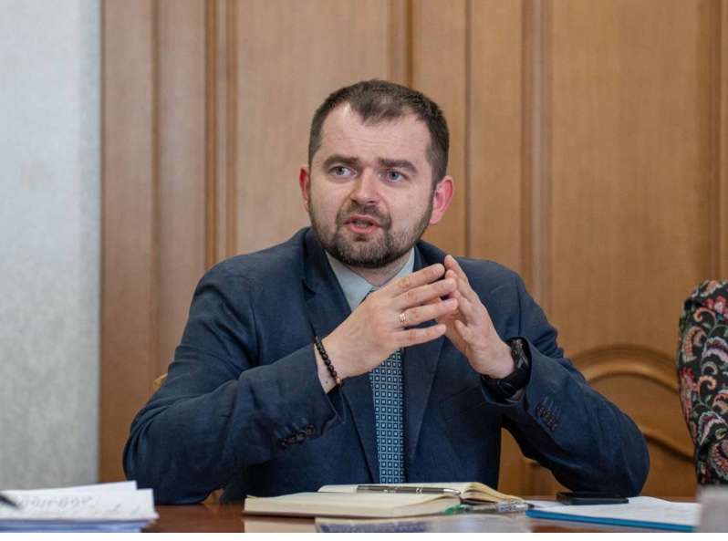 Фляги для ЗСУ за 54 млн грн: чиновника Міноборони Канєвського спіймали на розкраданнях в армії