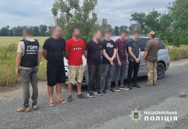 Перевізника з Вінниці затримали за нелегальне перевезення мобілізованих