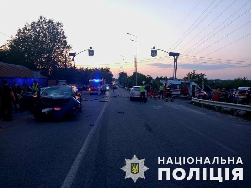 Смертельна ДТП у Вінниці за участі 3 авто