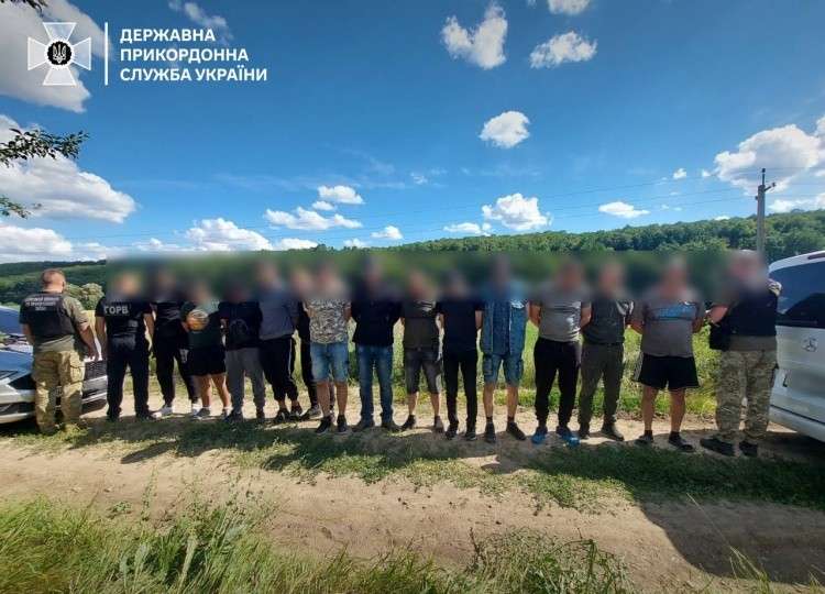 На кордоні з Молдовою на Вінниччині затримали ще 17 ухилянтів