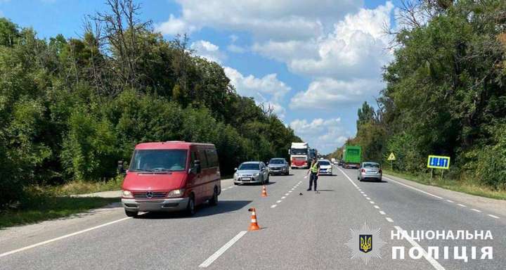 Автобус збив дитину на околиці Немирова