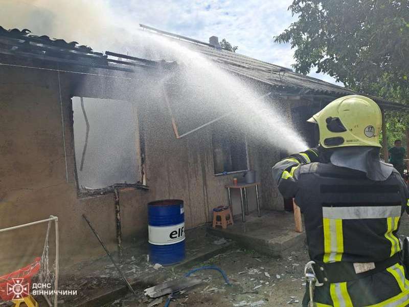 Акумулятори вибухнули в гаражі під час пожежі в Лука-Мелешківській громаді