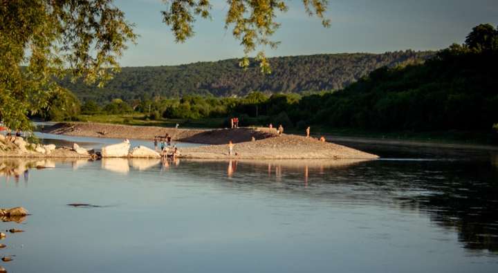 Обвите водоростями тіло потопельника виявили прикордонники Могилів-Подільського загону  у Дністрі