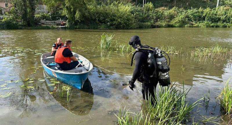 З річки Південний Буг у Хмільнику водолази-рятувальники дістали тіло чоловіка