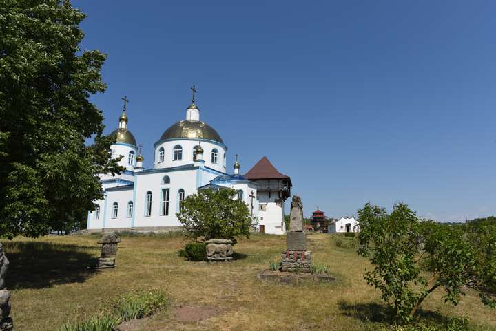 Дамоклів меч над Бушою продовжує висіти