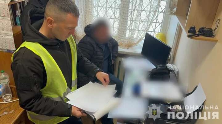 Завідувач медчастини колонії на Вінниччині вимагав у підлеглого данину