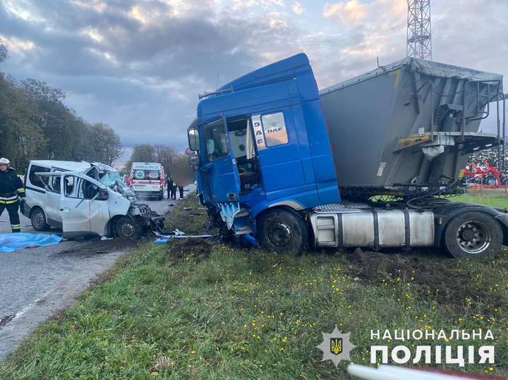 Шестеро людей загинуло у автокатастрофі під Вінницею