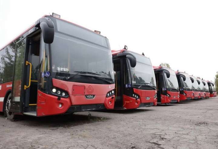 Вісім громад Вінниччини отримали нові шкільні автобуси