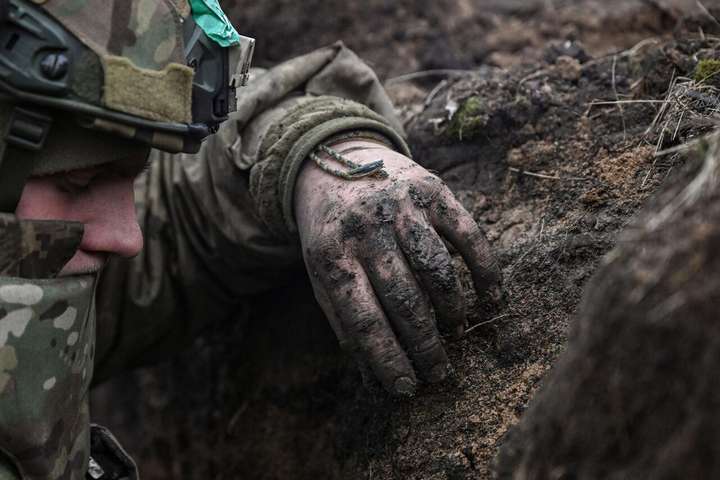 Українських солдатів вистачить ще максимум на рік війни – NYT