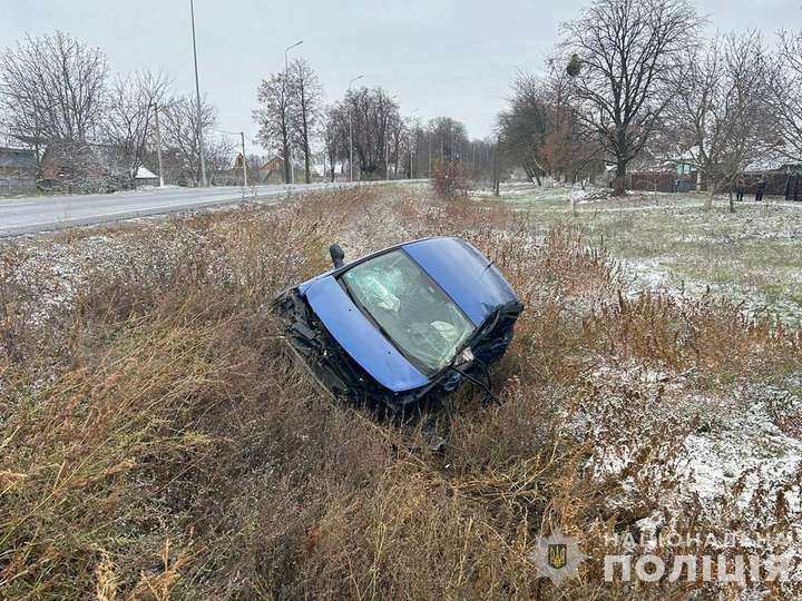 На Немирівщині легковик зіткнувся з вантажівкою. Жертва ДТП –  дитина