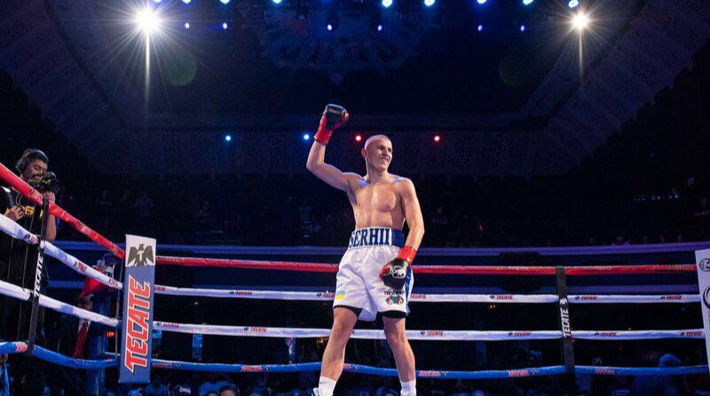 Вінницький боксер в андеркарді Усика здобув перемогу на рингу в Ер-Ріяді